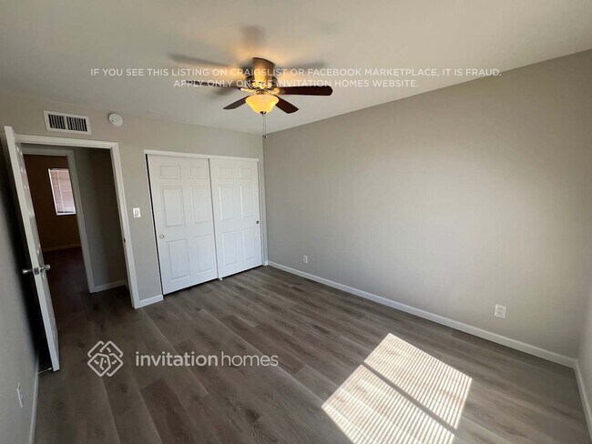 Building Photo - 1660 E Impala Ave