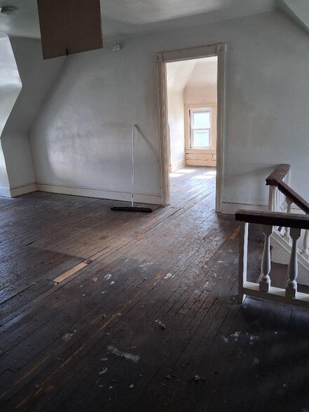 Building Photo - 17 W Madison Ave