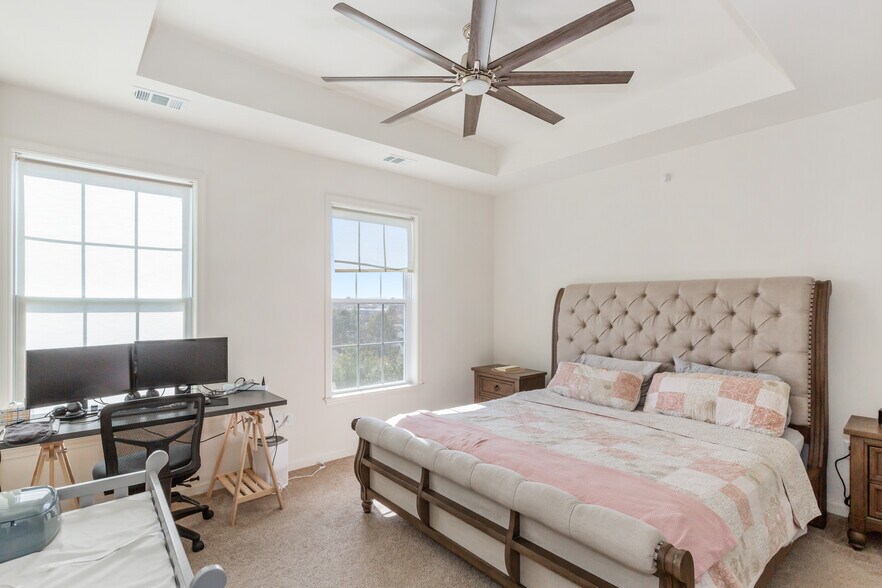 Building Photo - 293 Bradley Dr