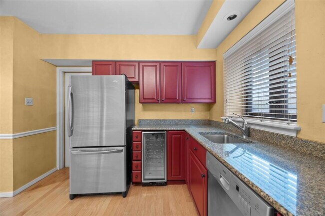 Building Photo - Condo in the Vibrant Clayton district!