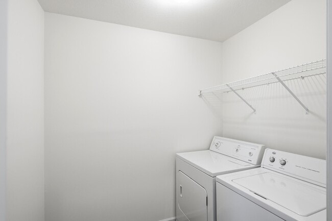 Building Photo - 2413 Northampton Dr