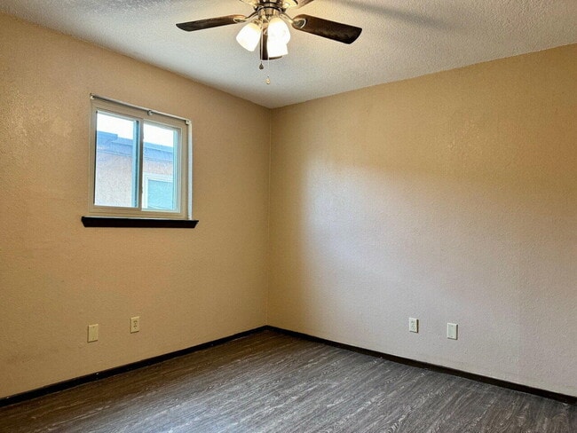 Building Photo - 226 Cherry St