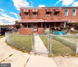 Building Photo - 3018 Larue Square E