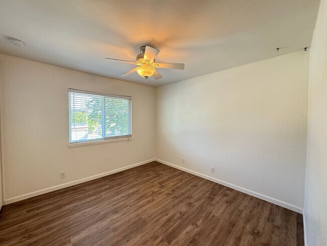 Building Photo - Beautiful & Bright 2Bd/1.5Ba Condo in Mission Viejo w/AC & Garage!