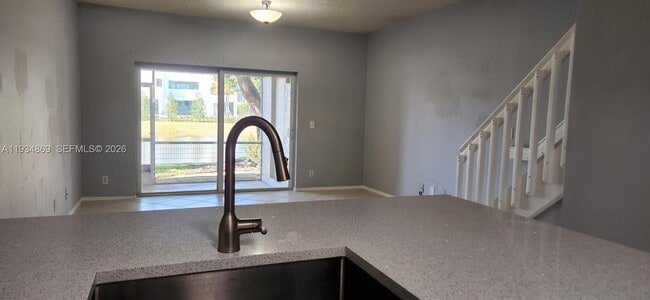 Building Photo - 211 Mallory Ct