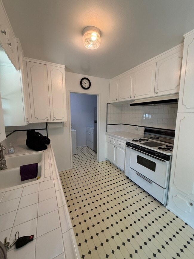 Building Photo - Beautiful single-family home in lovely Sou...