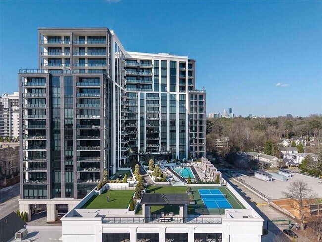 Building Photo - 2425 Peachtree Rd NE