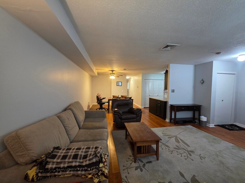 Building Photo - 620 Boston Ave