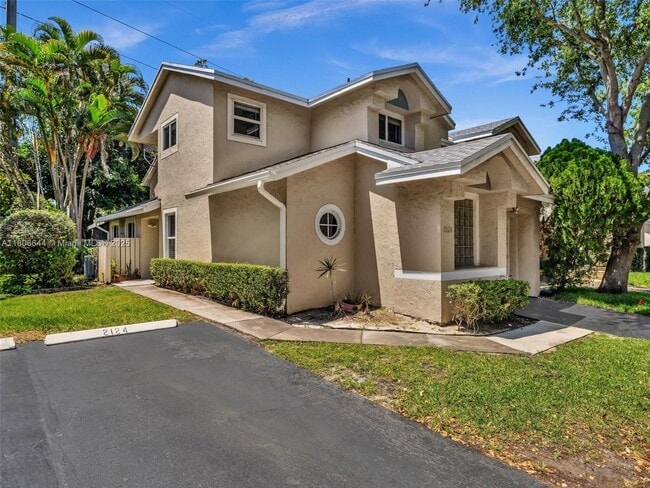 Primary Photo - 2124 Discovery Cir W