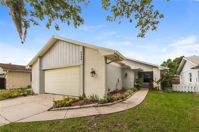 Building Photo - 4454 Sandhurst Dr