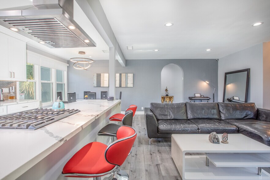 Living room & kitchen counter - 1207 Greenacre Ave