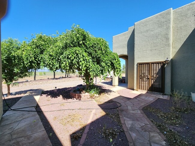 Building Photo - large home in douglas with guest house 1050 Rochine Rd