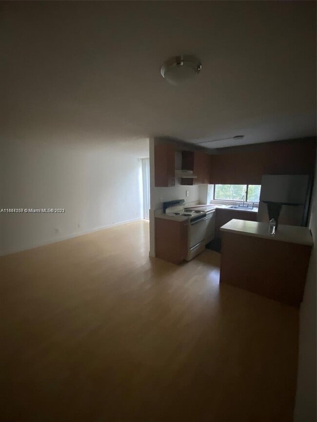 Building Photo - 17021 N Bay Rd