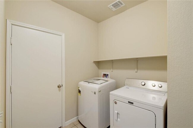 Building Photo - 613 Brashear Ln