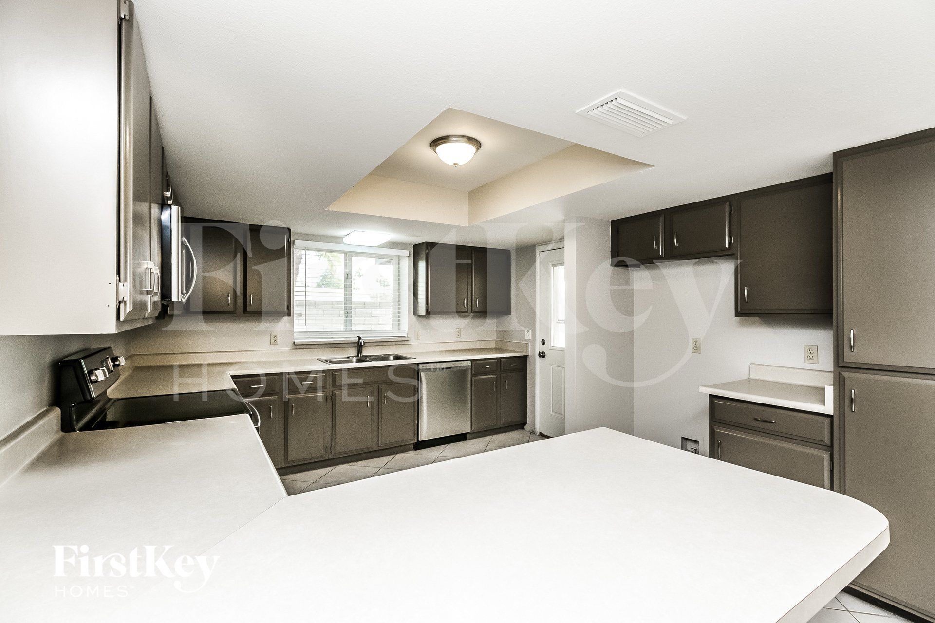 Building Photo - 2701 N Hartford St