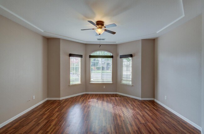 Building Photo - 2898 E Pryor Dr
