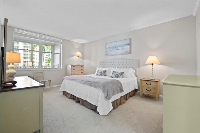 Building Photo - 3300 S Ocean Blvd