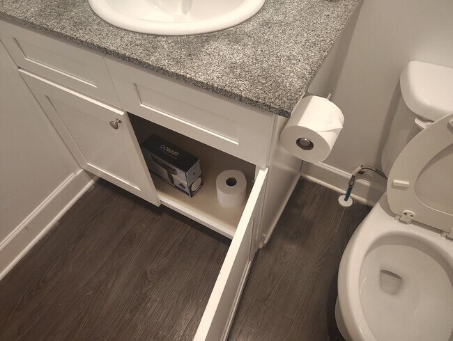 Building Photo - 205 Tiliwa Ct