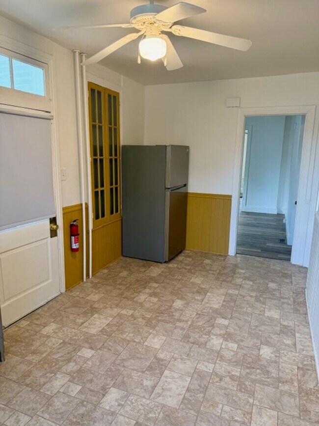 Building Photo - 1424 W Philadelphia St