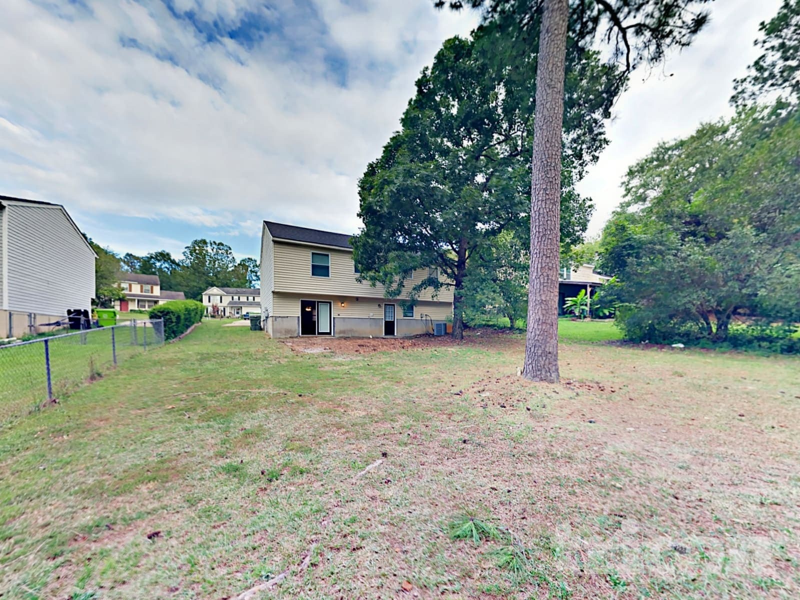 Building Photo - 111 Woodspur Rd