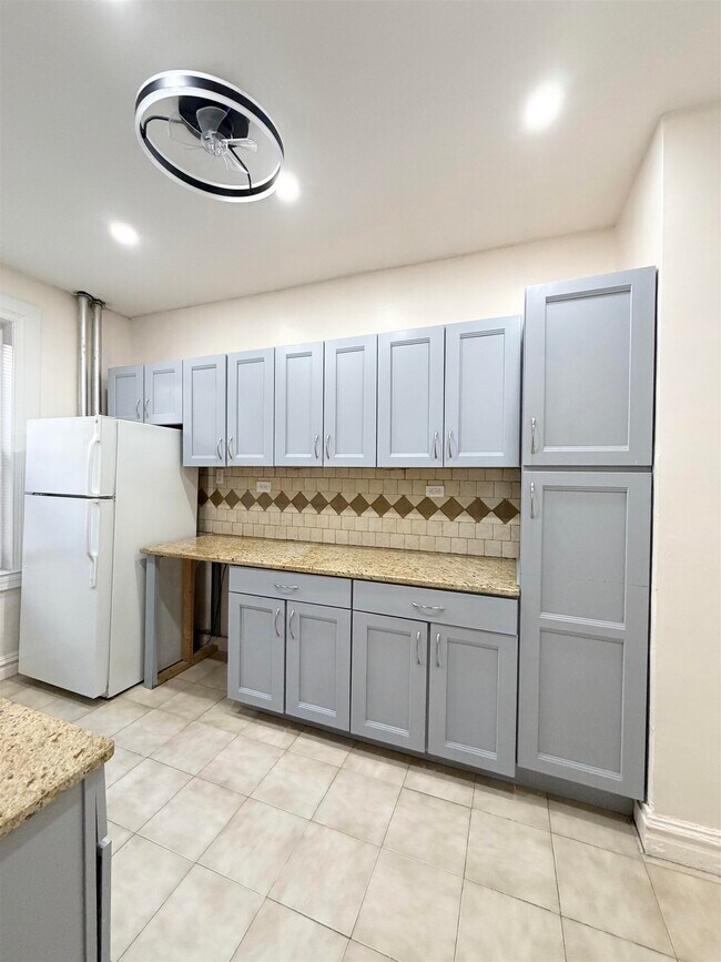 Building Photo - 3718 Park Ave