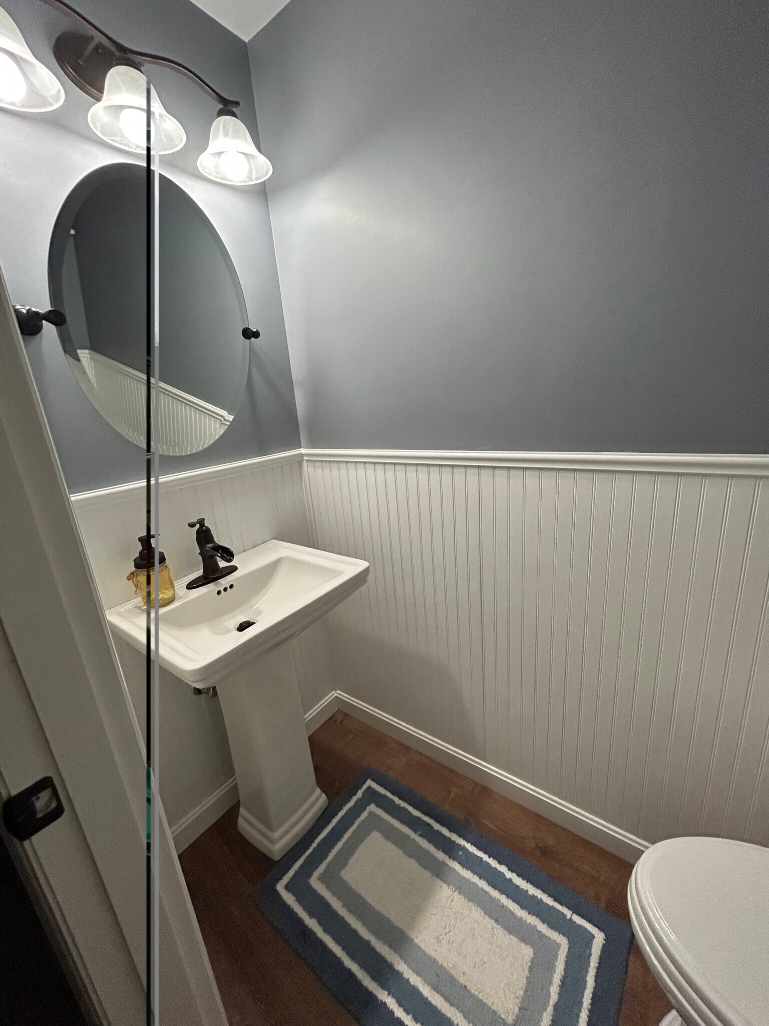 Half bath - 950 Twin Leaf Ct