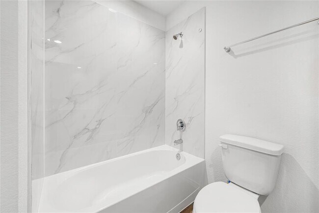 Building Photo - 5603 Poplar Rdg Ct