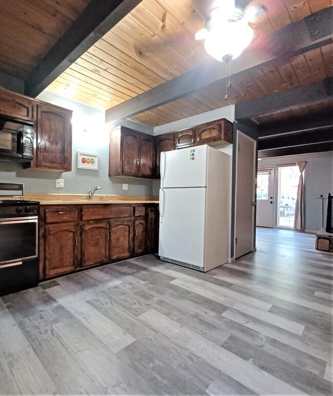 Building Photo - 817 W Rainbow Blvd