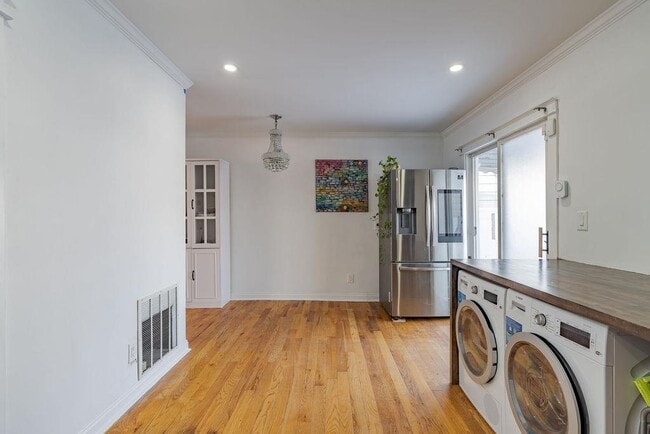 Building Photo - 179 Hobart Ave