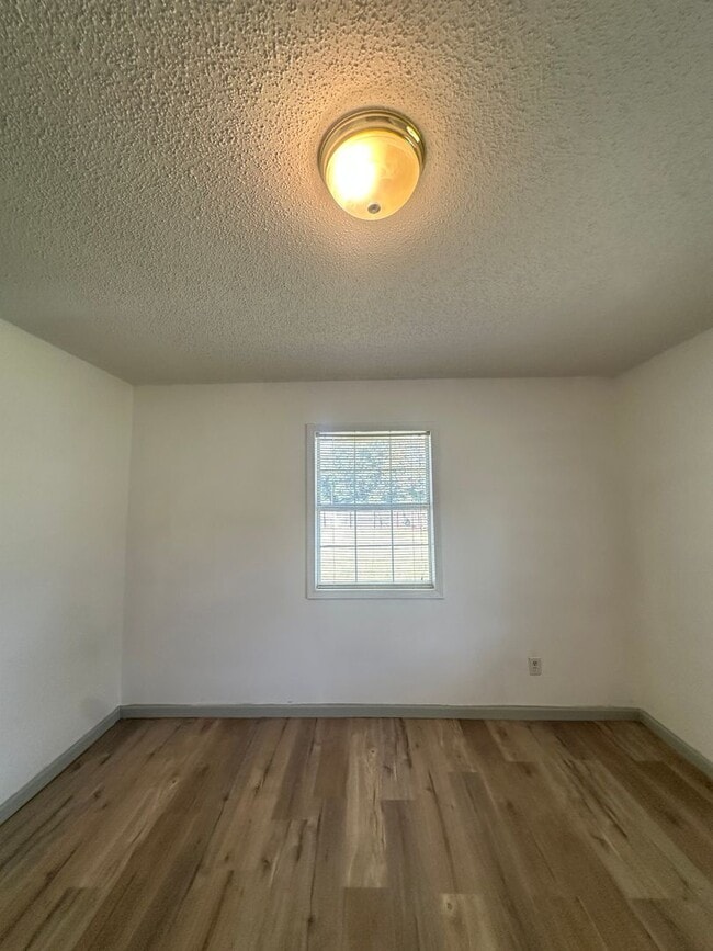 Building Photo - Level Plains!!! Electric/Water Included!!!