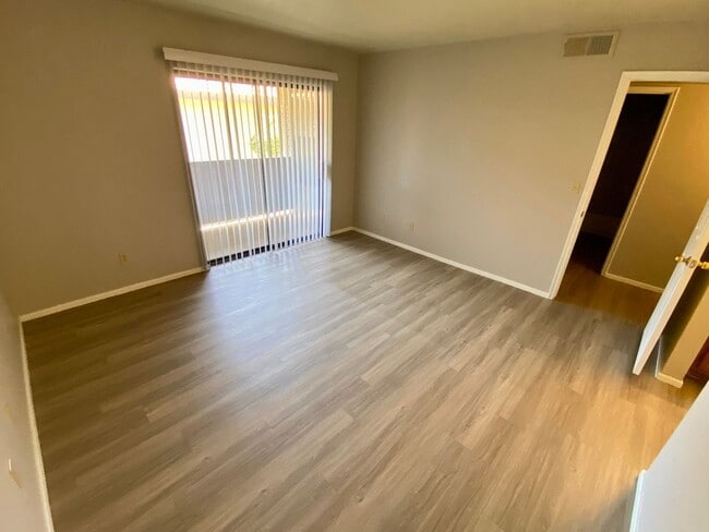 Building Photo - Perfect Tempe Location 2 Bedroom 2 Bath