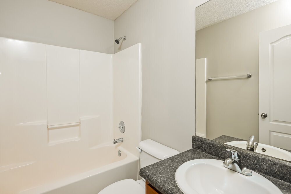 Building Photo - 2120 Crown Park Dr