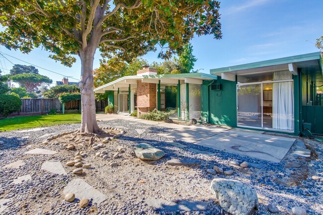 Building Photo - Eichler with Top Sunnyvale Schools