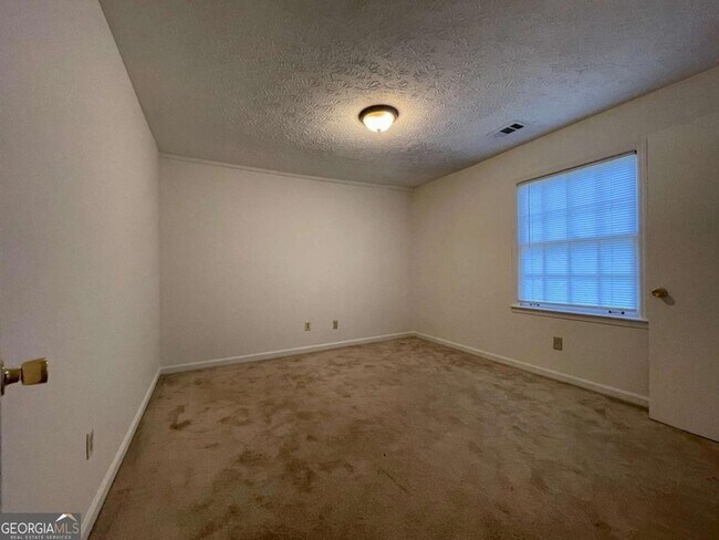 Building Photo - 1675 Lake Lucerne Rd SW