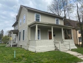 Building Photo - 716 Pearl St