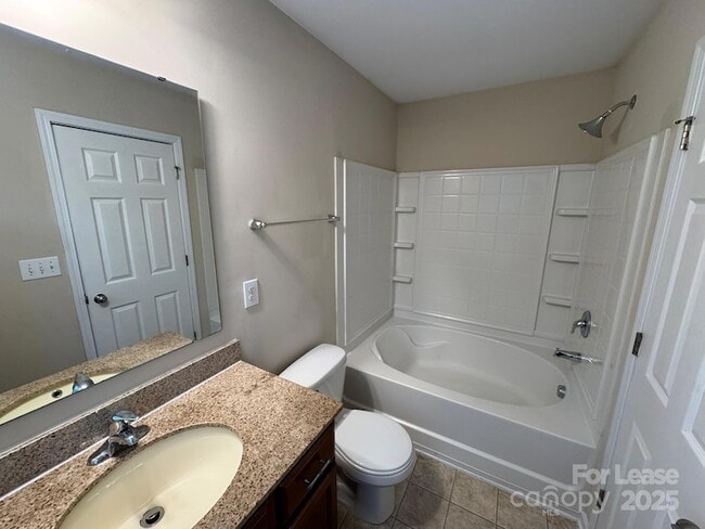 Building Photo - 4183 Broadstairs Dr SW
