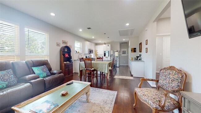 Building Photo - 1201 Northwood St