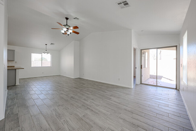 Building Photo - 4Bed/2Bath House at Watson Rd/Yuma Rd! $39...