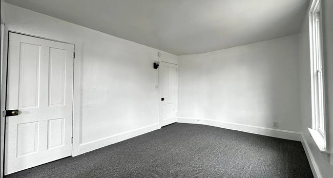 Building Photo - 3 Bedroom 1 Bathroom in Elizabethtown!