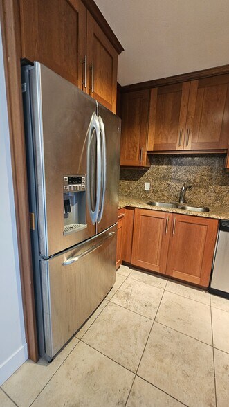 Building Photo - 230 E 300 S