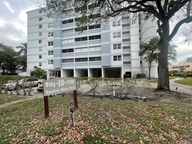 Building Photo - 3301 Spanish Moss Terrace