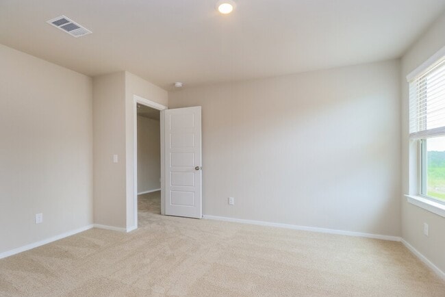 Building Photo - 567 Dalloway St