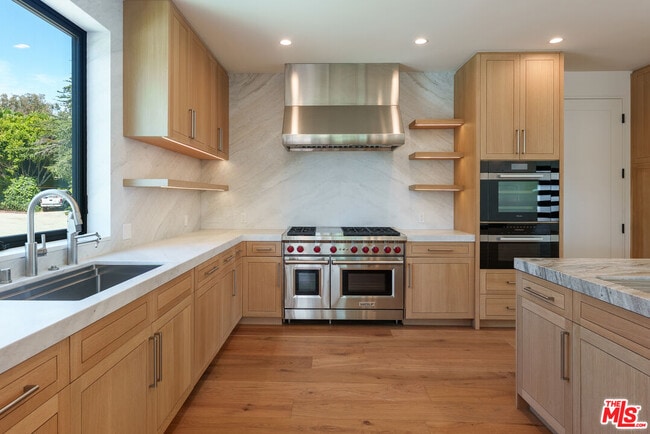 Building Photo - 382 Aderno Way