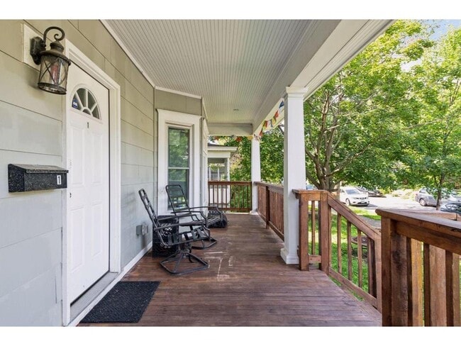 Building Photo - 3023 Dupont Ave S