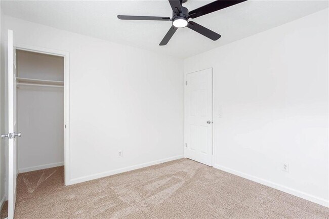 Building Photo - 1093 Caprice Dr