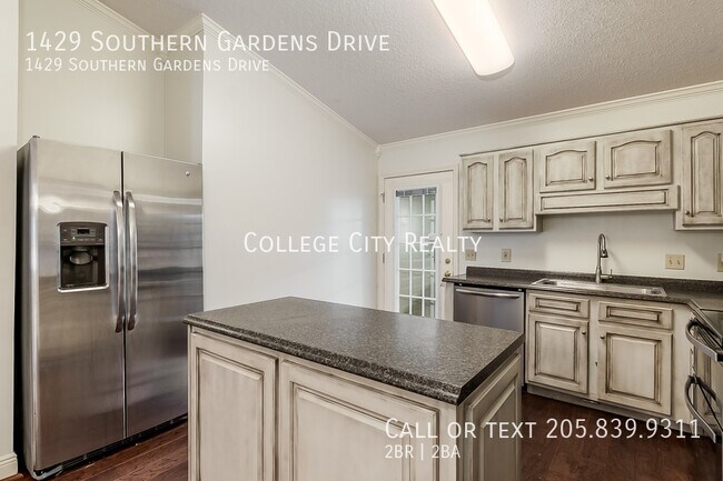 Building Photo - 1429 Southern Gardens Dr