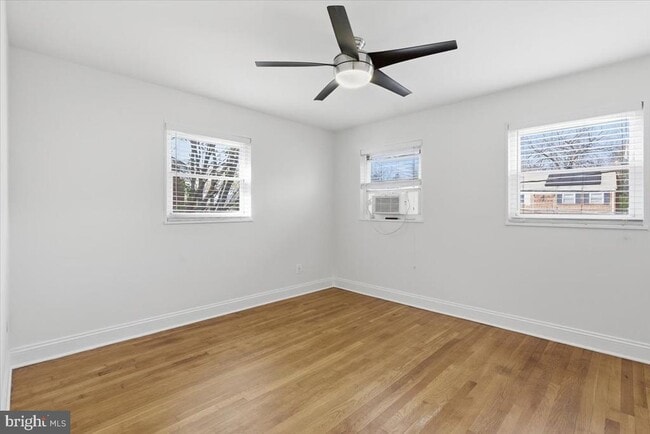 Building Photo - 4410 Vermont Ave