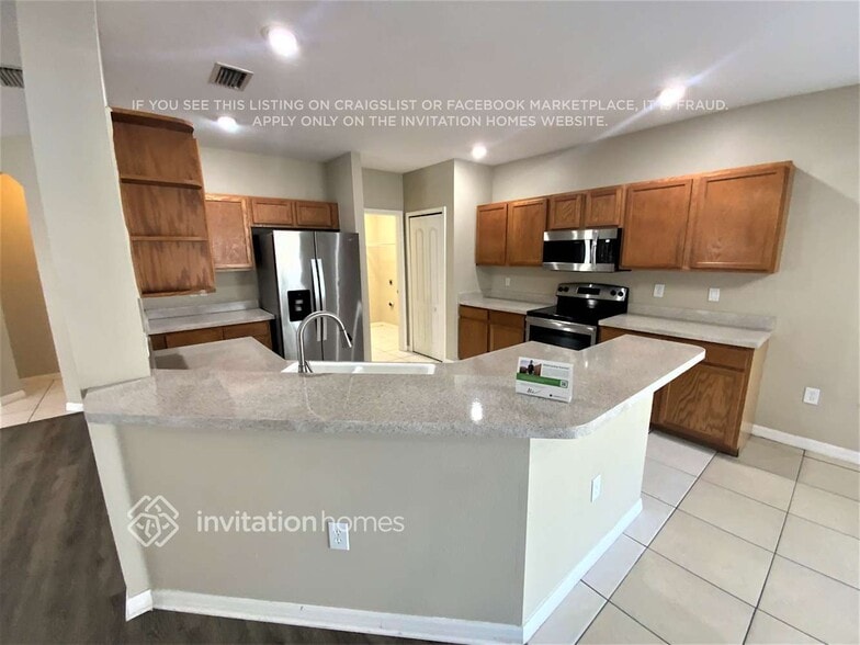 Building Photo - 710 Cristelle Jean Dr