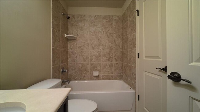 Building Photo - 3361 Lake McGinnis Dr