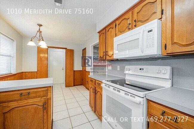 Building Photo - 1010 Meridith Dr